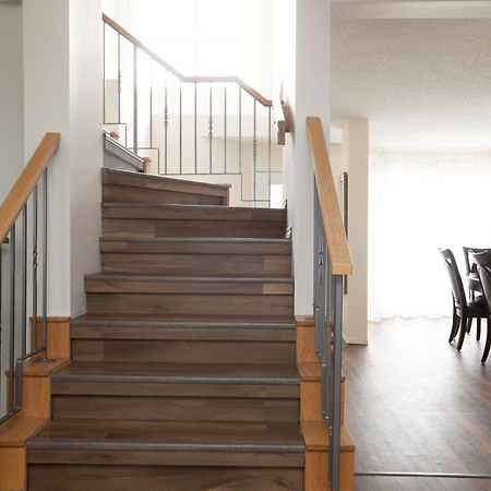 Elegant 6 Bedroom House Near U Of Manitoba Winnipeg Exteriör bild