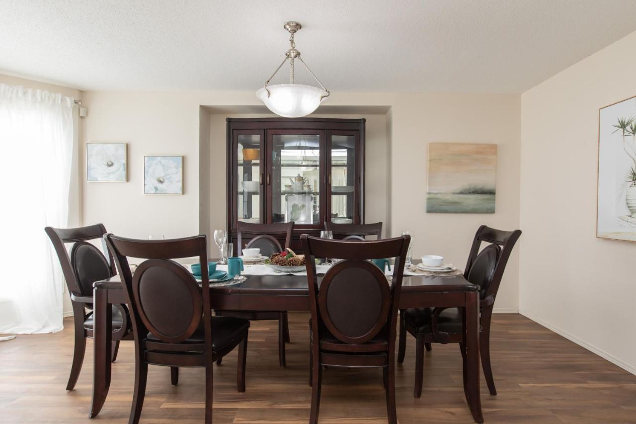 Elegant 6 Bedroom House Near U Of Manitoba Winnipeg Exteriör bild